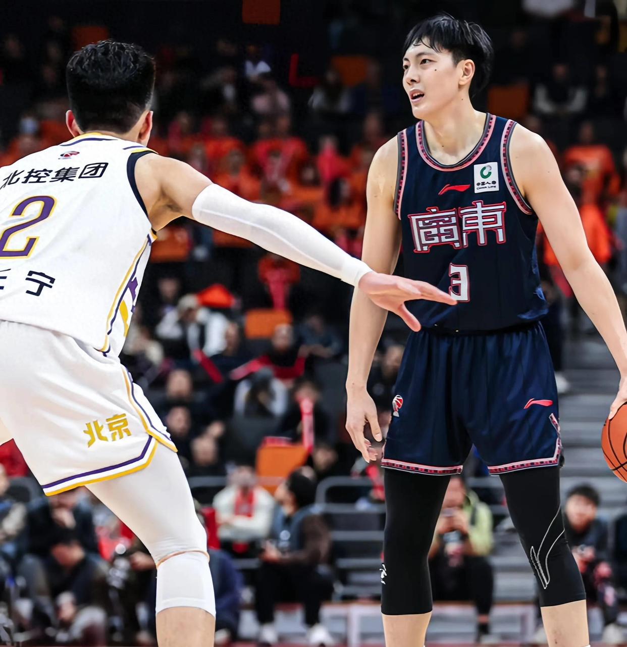 包含CBA常规赛转会期走向成谜，孟菲斯灰熊外线爆发，震撼外界，赛程密集仍需轮换的词条